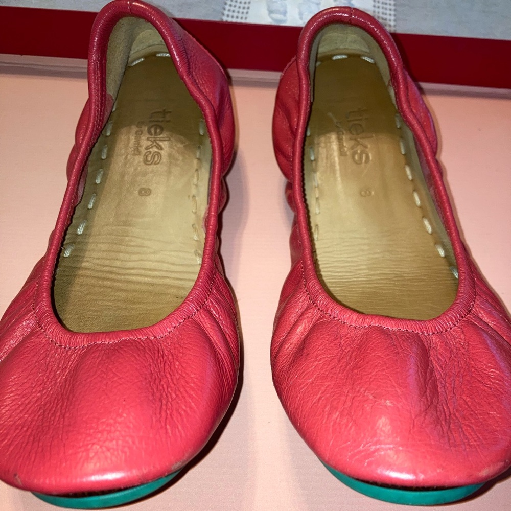 Tieks flats. Size 8. Red Cherry color